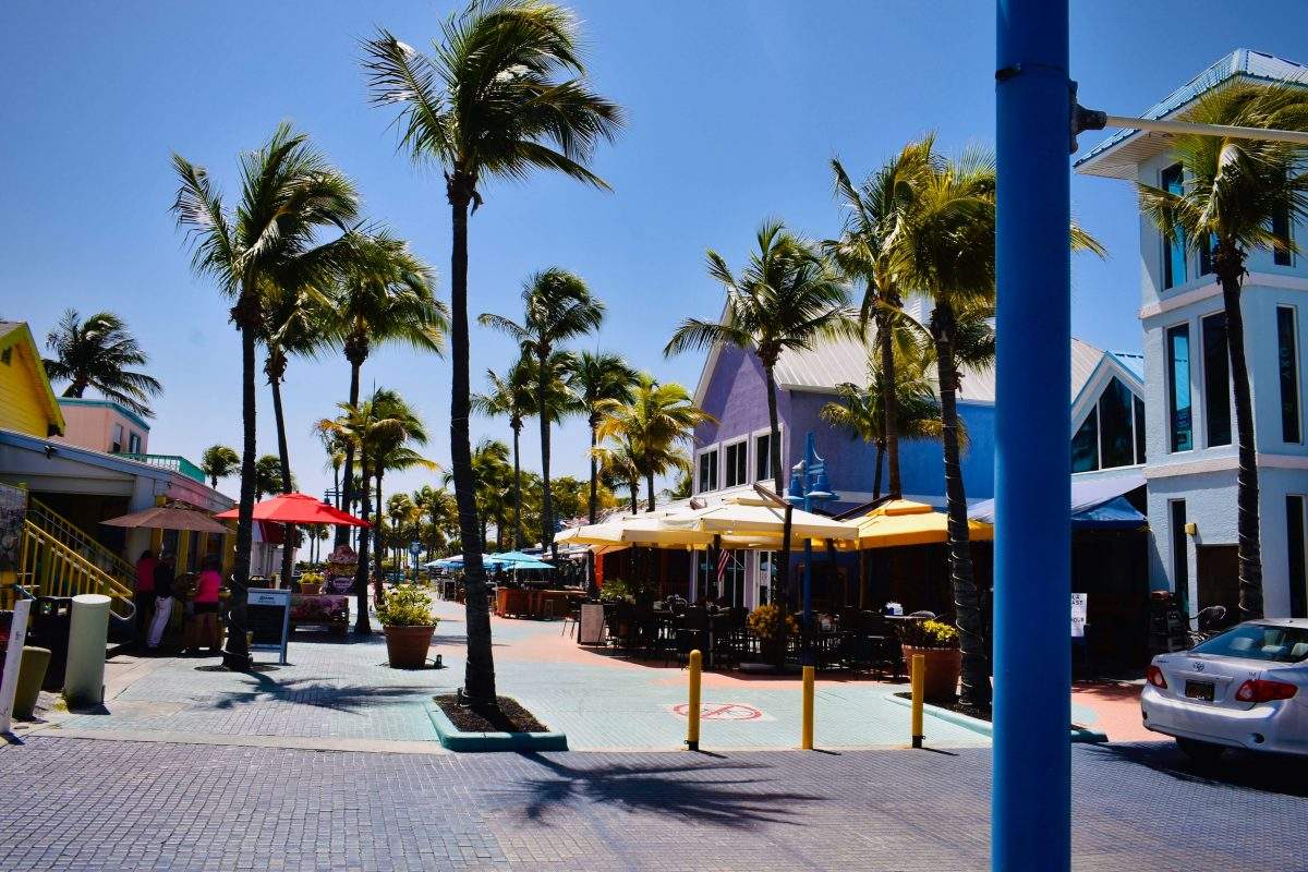 restaurants on beach