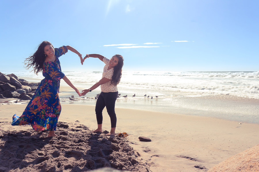 Jess-and-Jeanette-at-the-beach